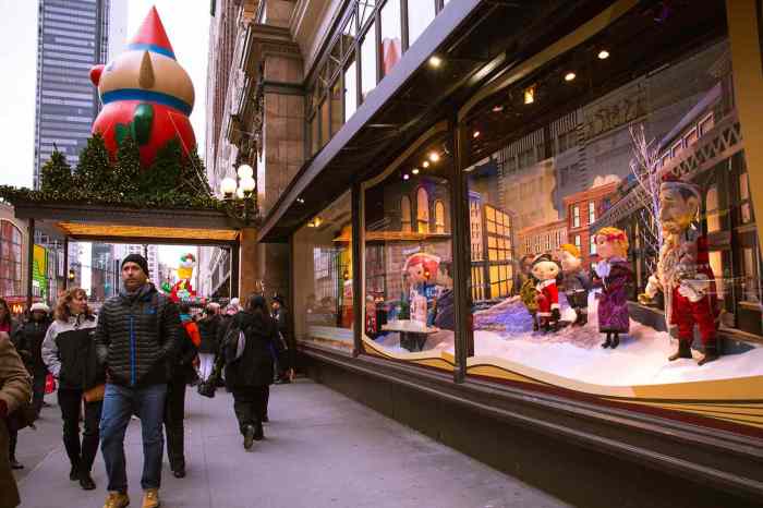 When does ny decorate for christmas windows