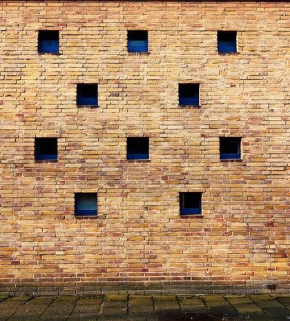 How to decorate tiny windows